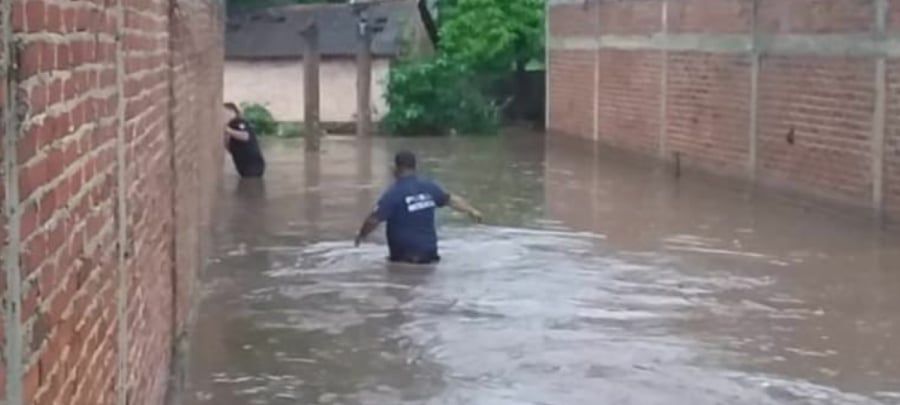 APATZINGÁN Tormenta azota Apatzingán 11 colonias resultan afectadas 9