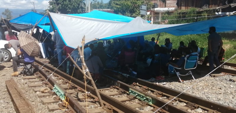 MORELIA Se cumplen 12 días de bloqueo a vías férreas por falta de pago a maestros estatales 33