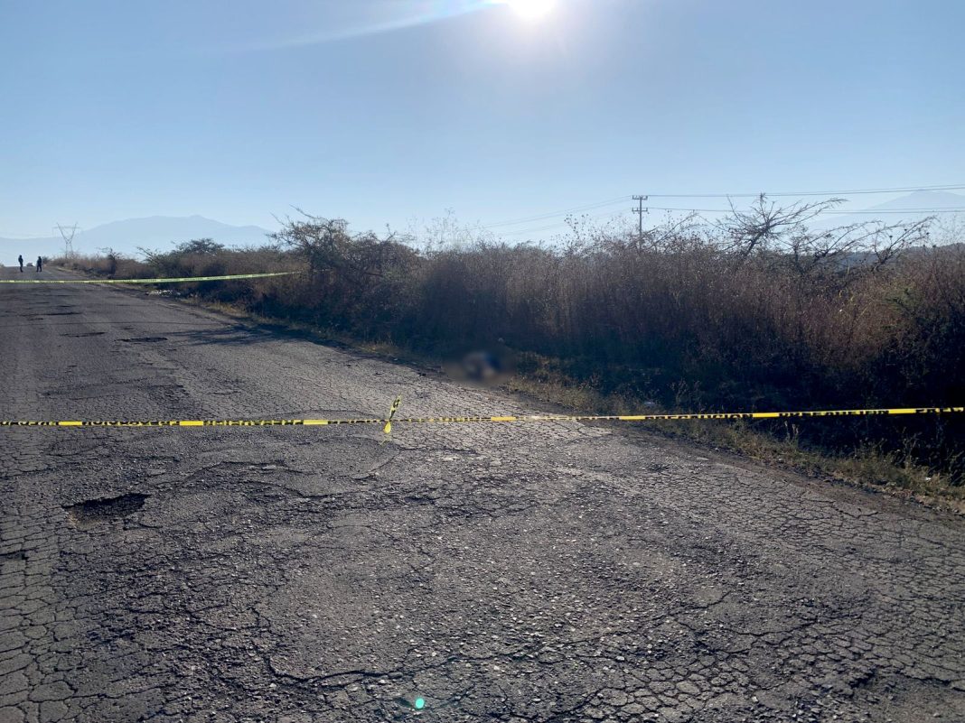 TANGANCÍCUARO Hallan un ejecutado en carretera de Tangancícuaro 2