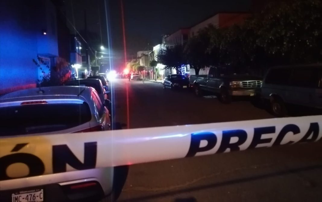 URUAPAN Con arma blanca asesinan a un joven en el Infonavit Constituyentes