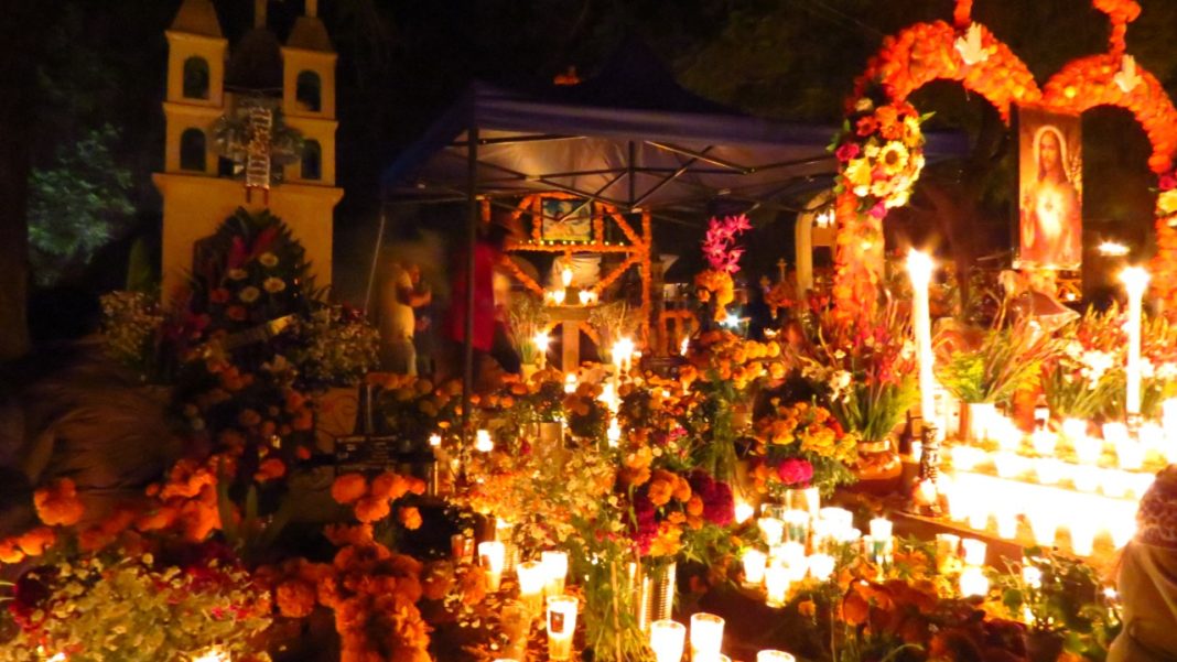 PÁTZCUARO Vuelve la vida a la noche de Ánimas 4