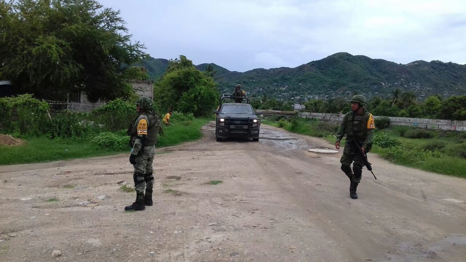 TEPALCATEPEC Se enfrenta Ejército contra CJNG en Plaza Vieja habría 6 soldados heridos 3