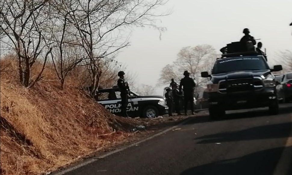 GABRIEL ZAMORA Delincuentes balean camión de pasajeros hay una mujer muerta