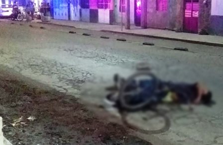 Ciclista es ultimado 3011
