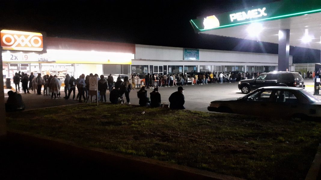 URUAPAN Enormes filas para vacunarse en Uruapan 2