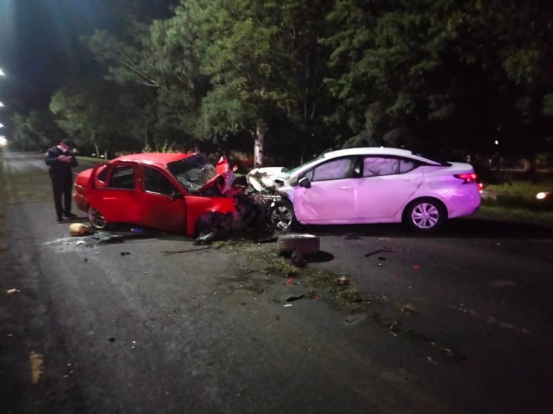 MORELIA Un herido de gravedad en choque de 2 autos en salida a Charo 2