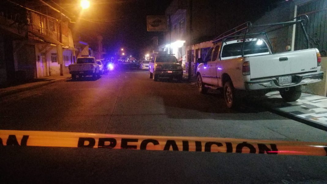 URUAPAN Delincuentes atacan base de taxis hay una trabajadora herida