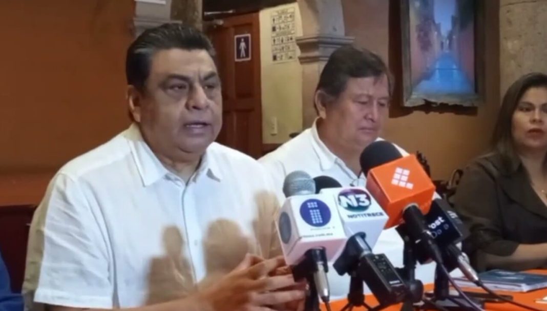 TRABAJADORES ISSSTE 1304