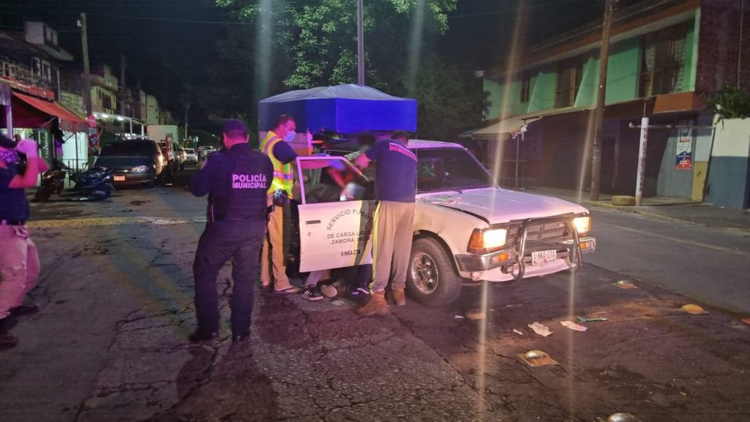 ZAMORA Balean a dos jóvenes que viajaban en una camioneta uno muere 2
