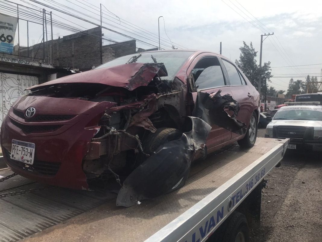 MORELIA Auto y camión de pasajeros protagonizan choque al poniente de Morelia 4