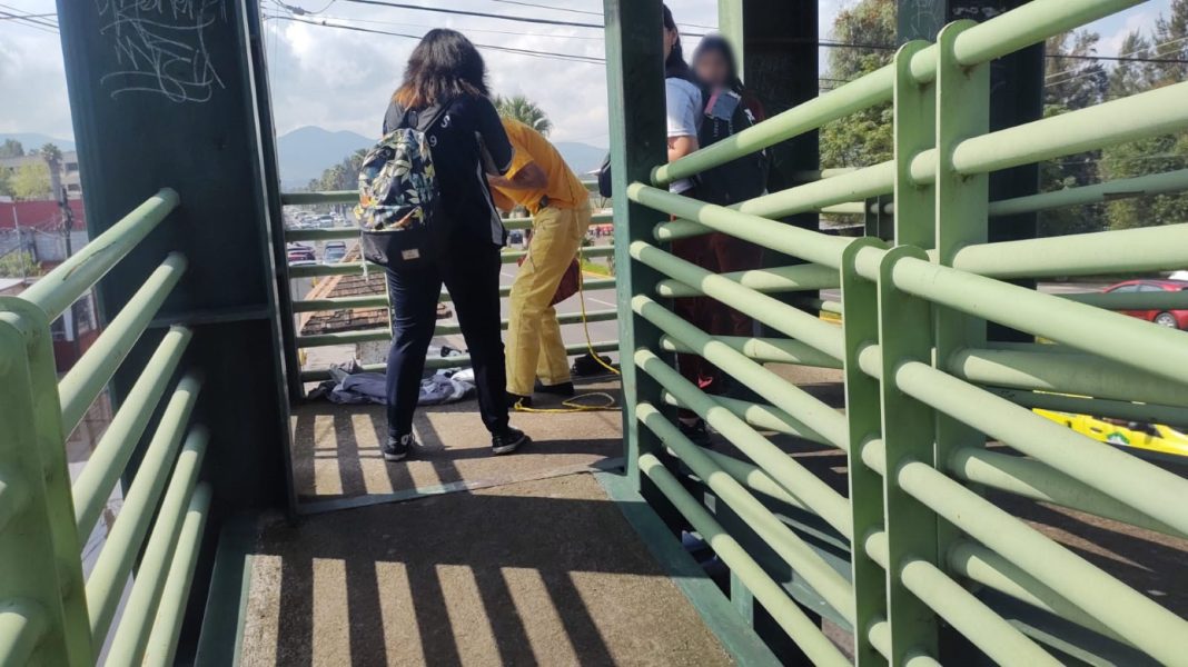 MORELIA Estudiantes y Policías de Tránsito salvan a adulto mayor y evitan que se lanzara de un puente 1