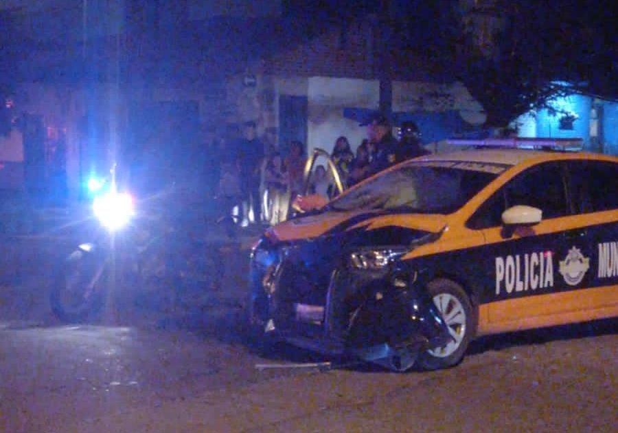 URUAPAN 5 heridos en choque de patrulla y taxi 2