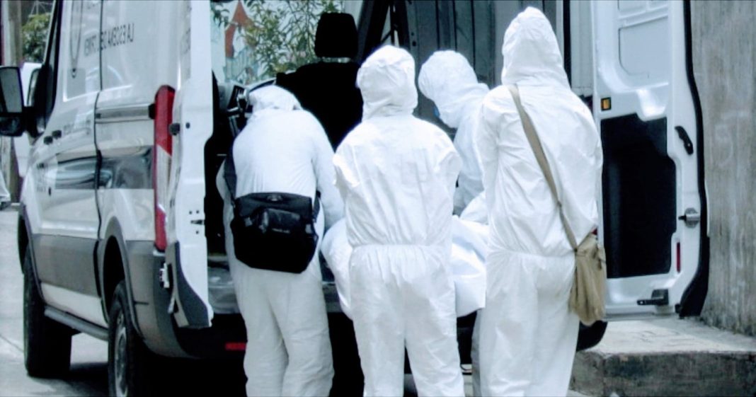 CUITZEO Fallecen 2 personas tras choque entre moto y camioneta en el municipio de Cuitzeo 1