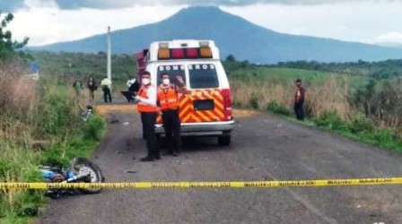 Motociclista muere al 2506