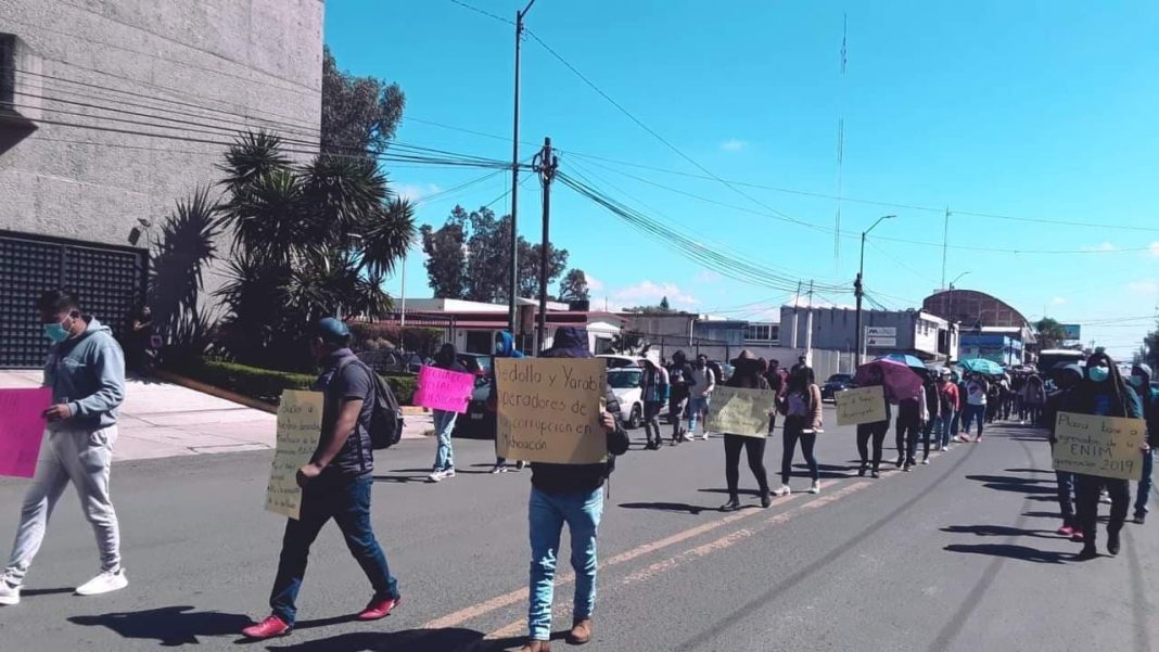 MARCHA NORMALISTAS PLAZAS