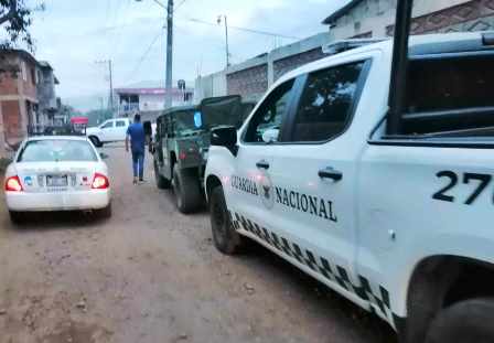 Presuntos ladrones de aguacate se enfrentan a balazos con la policía; hay cuatro detenidos