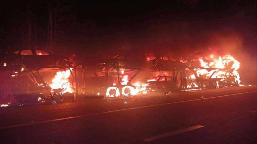 Arde camión nodriza en la Autopista Siglo XXI - Respuesta Michoacán
