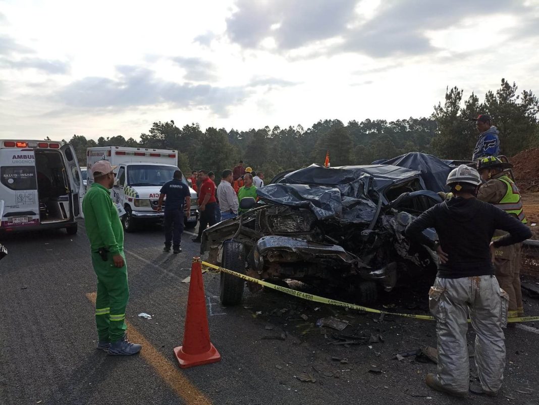 URUAPAN 20 heridos dos muertos y prensados en la autopista Siglo XXI 1 1