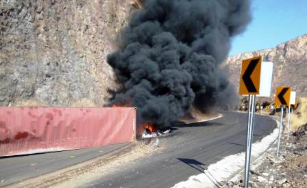Cerrada la autopista Siglo XXI 1604 Cerrada la autopista Siglo XXI 1604