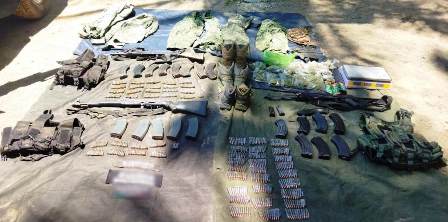 Aseguran armas municiones 1704 Aseguran armas municiones 1704