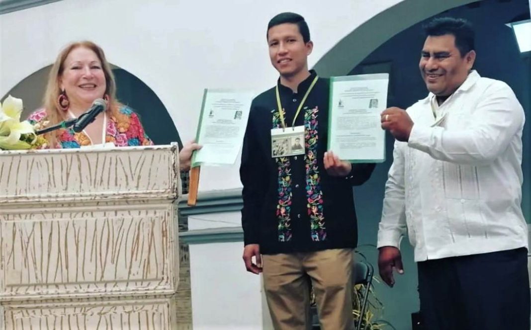 CUERNAVACA Presea a la excelencia literaria a Jesús Molina 4