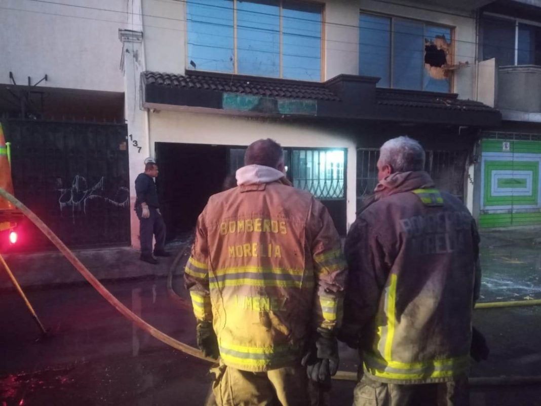 MORELIA Arde un domicilio en la colonia Adolfo López Mateos al poniente de Morelia