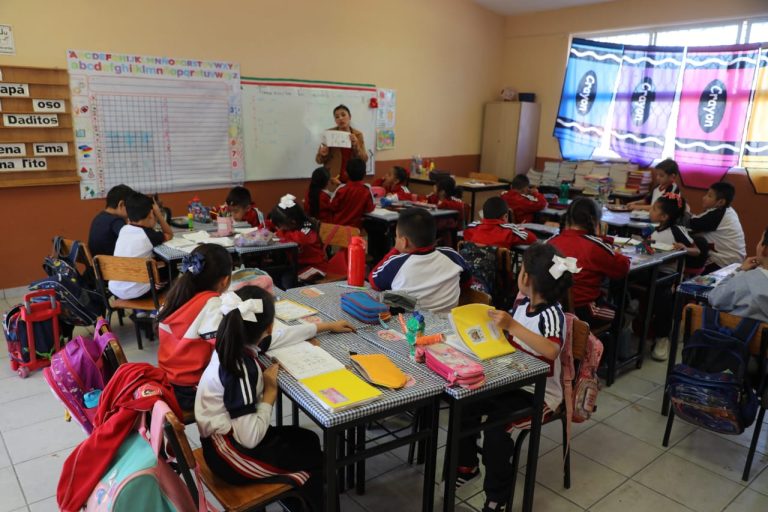 Gobiernos federal y estatal signaron acuerdo de colaboración para pago de salarios a magisterio michoacano