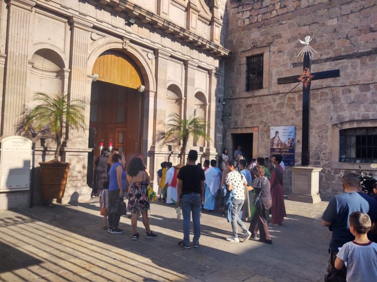 Diversidad religiosa no detiene avance del ateísmo: crecen 300% los no creyentes en Michoacán