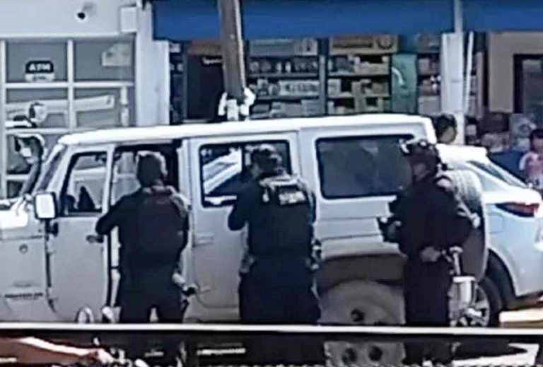 A mano armada robó una camioneta, pero no sabía manejar y lo detienen
