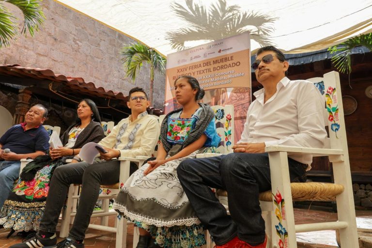 Invitan a Feria del Mueble en Pichátaro
