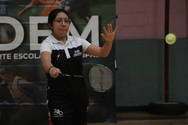 Certifica Conade a atletas y entrenadores michoacanos de bádminton