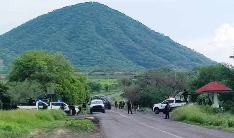 Delincuentes lanzan explosivo desde un dron contra patrulla de municipales, en Buenavista