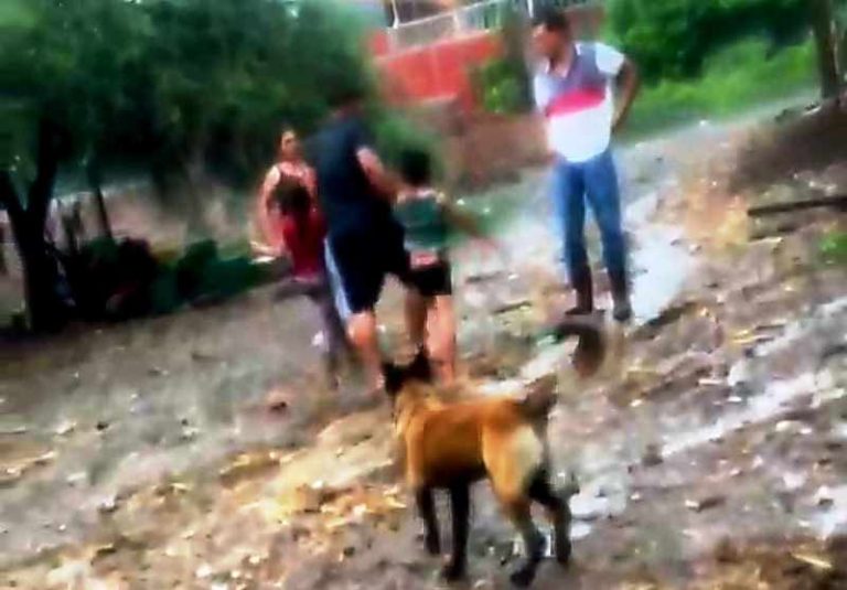 Hombre salva dos hermanitos arrastrados por la creciente ocasionada por la lluvia en Buenavista