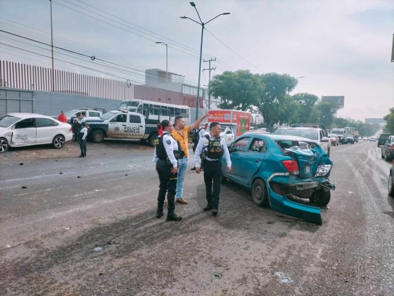 Se registra carambola vehicular en la Av. Madero Poniente de Morelia