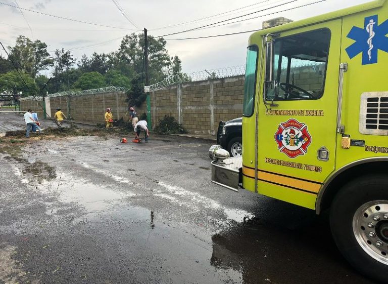 Brigadas intermunicipales atienden incidencias por lluvias de este miércoles, en Morelia