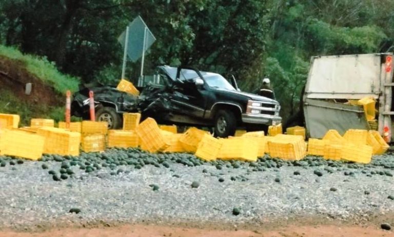 Carambola vehicular deja un muerto y 7 heridos, sobre la autopista Uruapan-Pátzcuaro