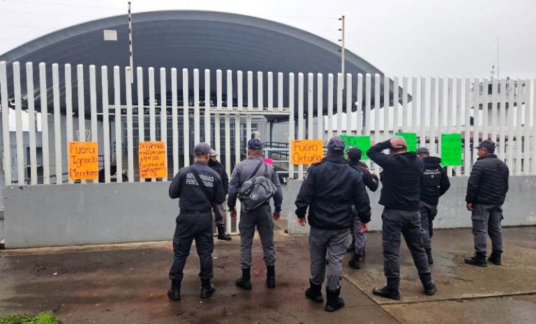 Custodios no dejarán de movilizarse hasta que se vaya Ignacio Mendoza