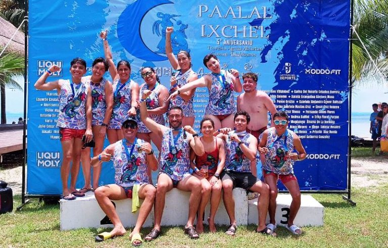 Equipo Ajolotes gana medallas de oro, plata y bronce en Travesía Paalal Ixchel Cancún-Isla Mujeres