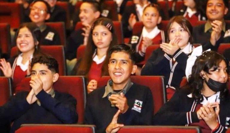 Todos los alumnos de secundaria recibirán beca «Benito Juárez»