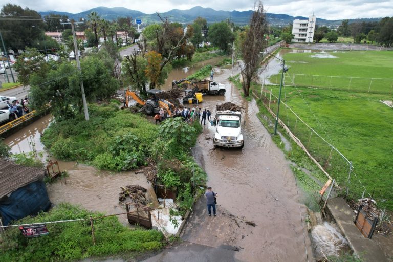 Mantiene ayuntamiento jornadas de limpieza en dren Barajas