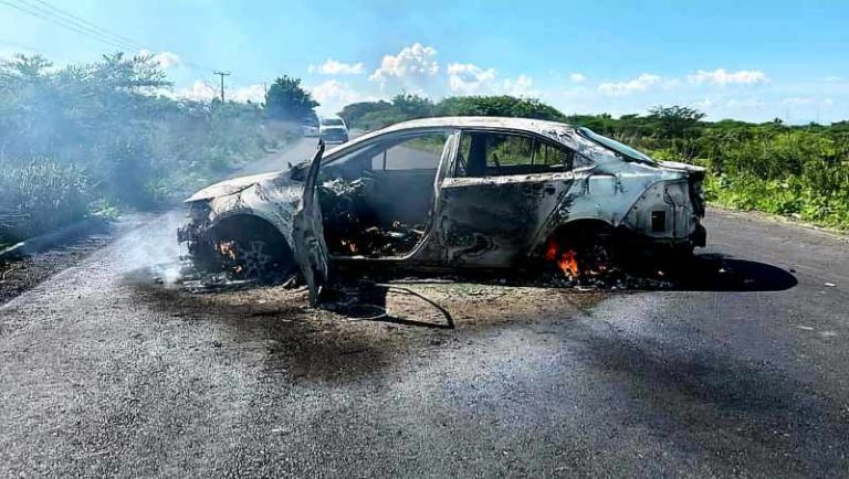 Se incrementa la quema de vehículos por presuntos delincuentes en carreteras de Michoacán