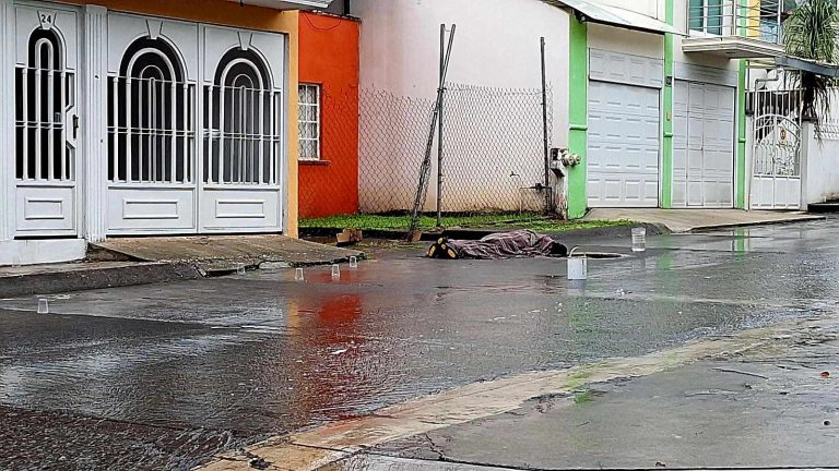 Empleado gasolinero es asesinado en el Fraccionamiento San José de la Mina, de Uruapan