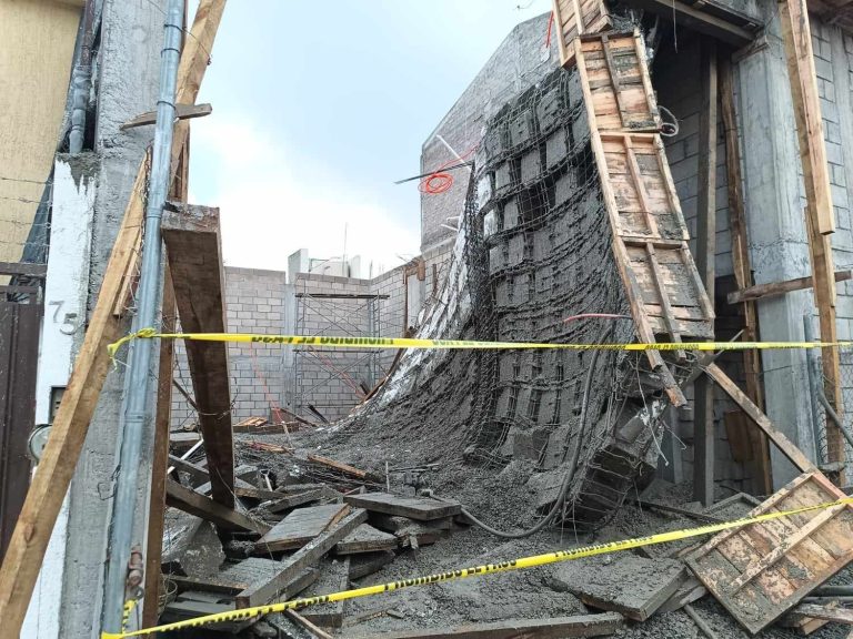Colapsa cimbra en una construcción en la Mirador del Punhuato; hay 4 heridos