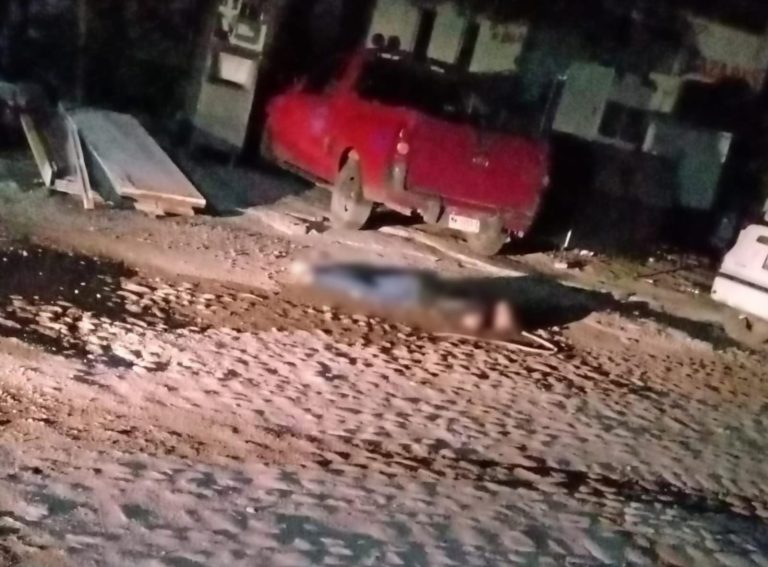 Presunto ladrón es ultimado a balazos en Apatzingán