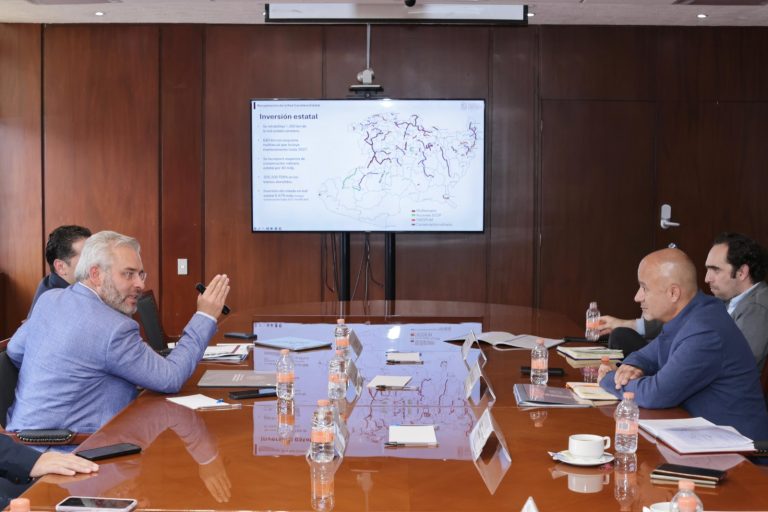 Presenta Bedolla al próximo titular de la SICT, proyectos de infraestructura para Michoacán