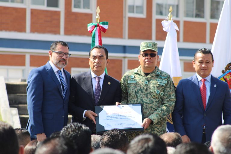 Dan reconocimiento a elementos que rescataron a policías comunales de La Cantera