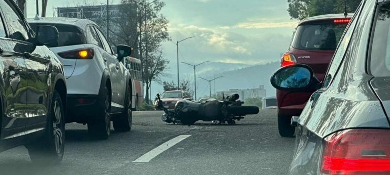 Accidente de moto deja 2 adolescentes heridos en la avenida Madero Poniente de Morelia