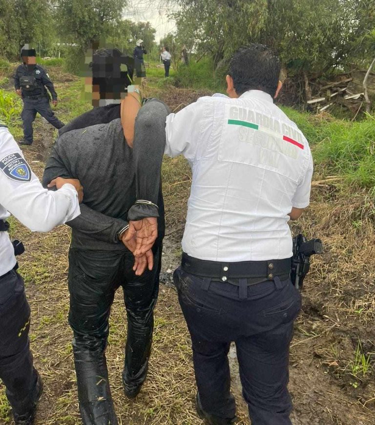Tres personas detenidas con armamento tras persecución policiaca en Morelia