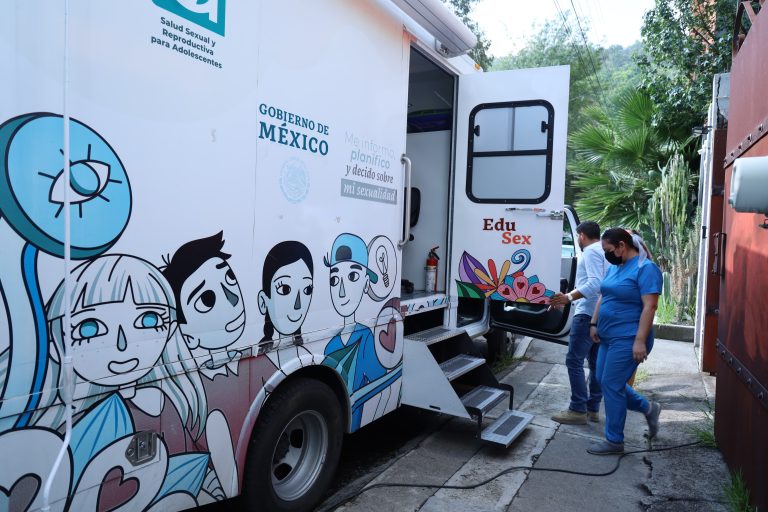 SSM lleva estudios de papanicolaou en la colonia Villas del Pedregal en Morelia