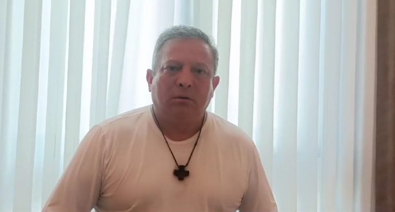 Se pronuncia Padre Goyo por no pagar impuestos en Tierra Caliente ante violencia